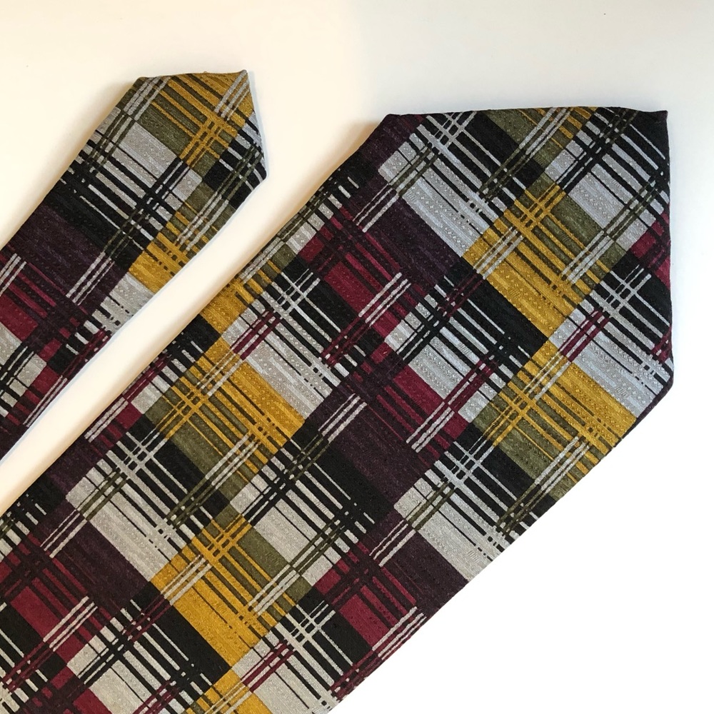 Vintage silk tie Jhane Barnes. 100% silk Exc cond